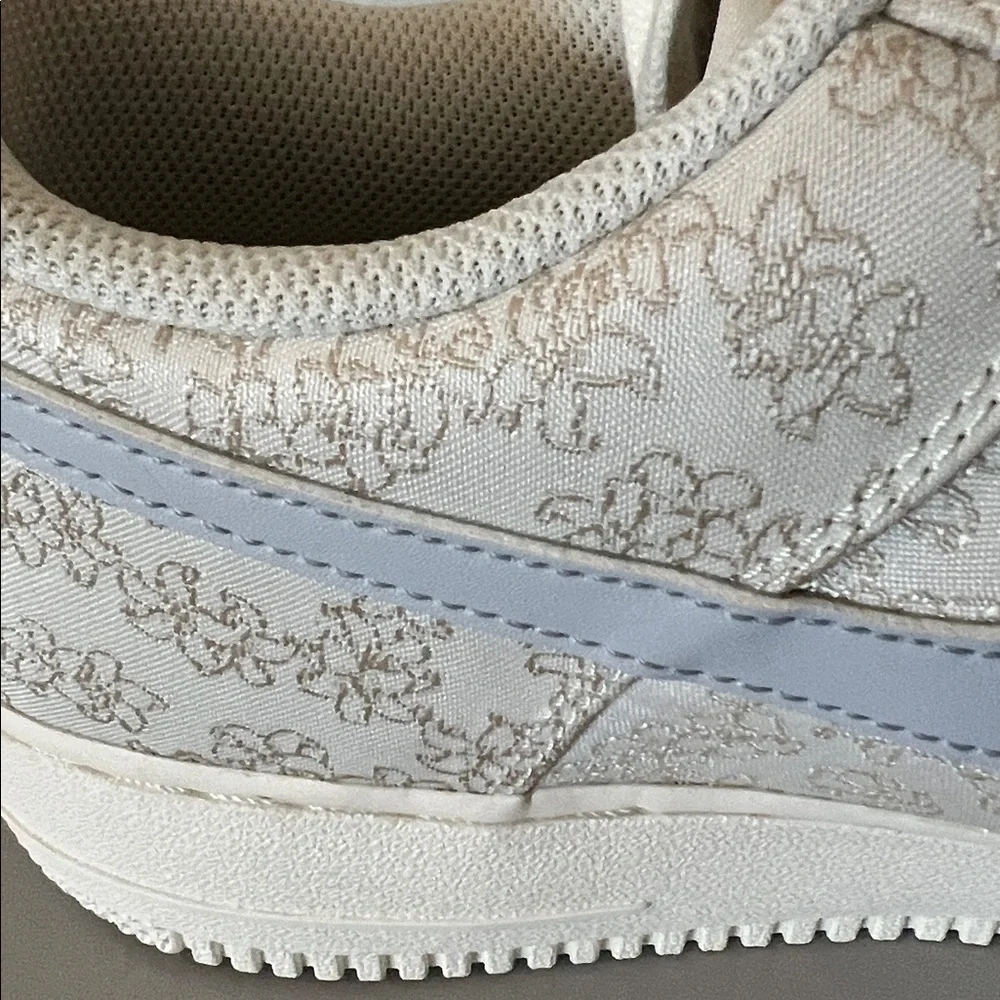 Air Force 1 Nike Women’s Floral Shoes new in box
